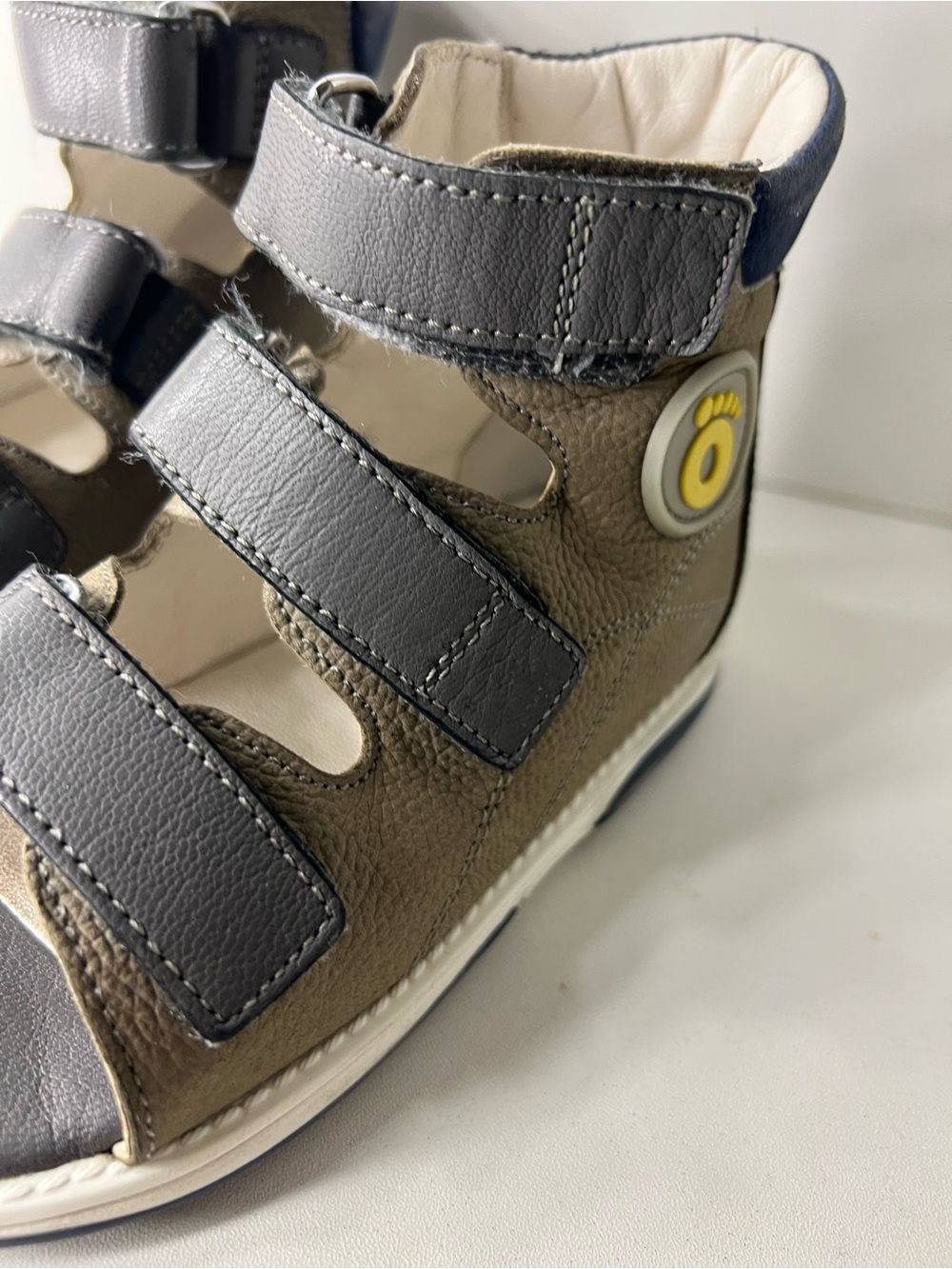 Kids Open-Toe Orthopedic Sandals in Olive with Black Straps - Picture 9 of 14